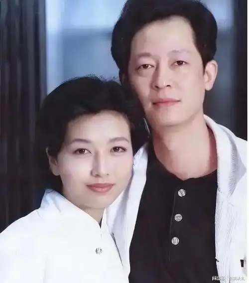 总是演配角的田小洁其貌不扬还离过婚他有啥魅力娶到江珊