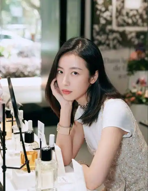 《从结婚到恋爱》,实力圈粉,网友表示:周雨彤,最近好迷人啊_气质_许魏