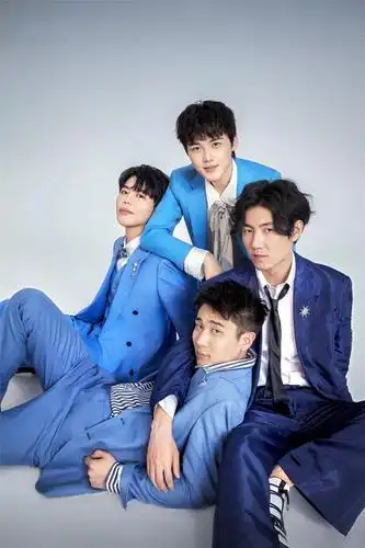 报!眼蓝抖四人合照了!