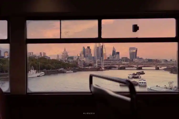 敲好看的qq封面背景图,礼貌拿图,谢_唯美图片_我要个性网