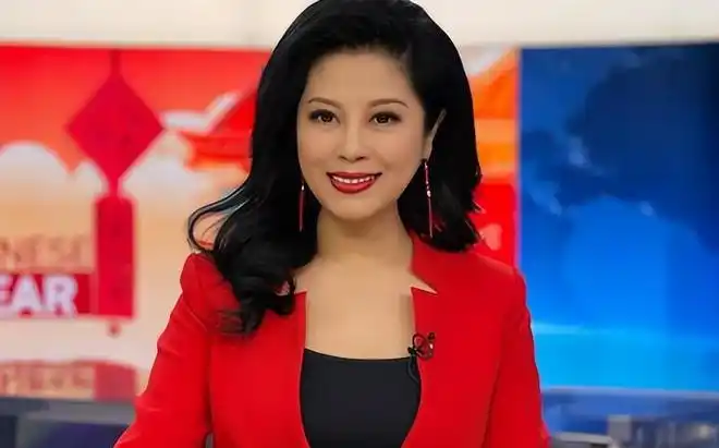 央视主持宝晓峰学手语交聋哑朋友情系家乡内蒙古43岁仍单身