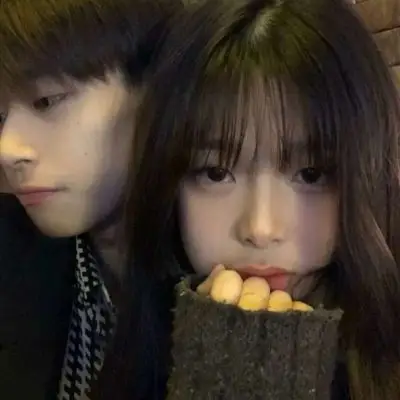 2021微信流行真人情侣头像图片