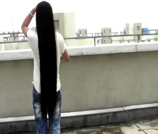 剃光22岁姑娘的柔顺长发-上海ww394