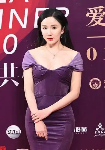 有种"整容"叫娄艺潇生图,发福10斤气质依旧,美到曾小贤不敢认