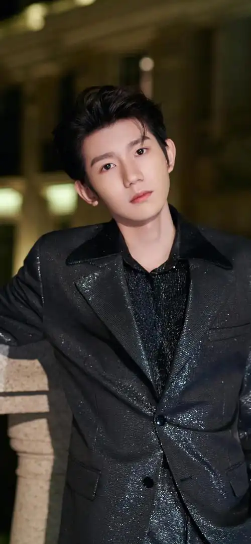 时间:2021-02-04浏览:(674)标签:王源格式:jpg