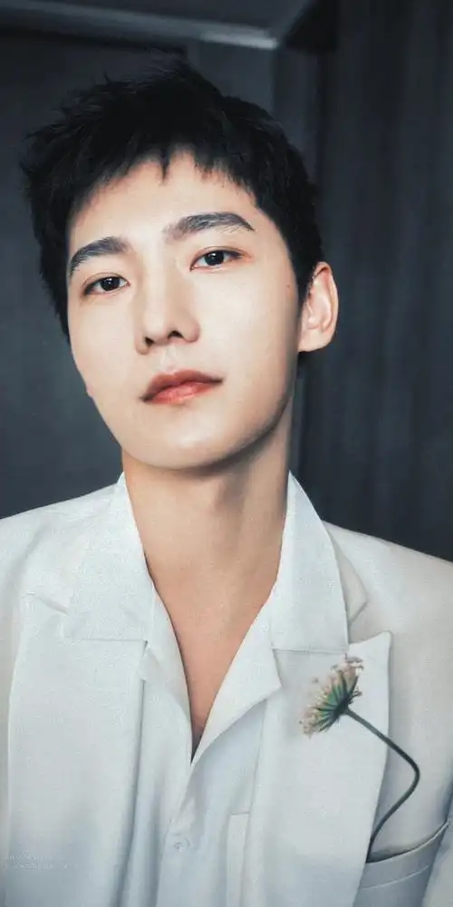 杨洋王子与鲜花