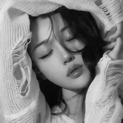 女生头像ins高级质感黑白