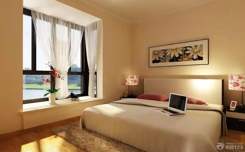 15平米卧室双人床背景墙装饰图