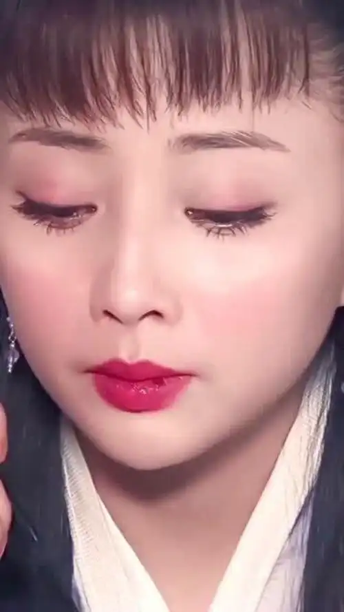 嘴上长痣的女明星,好像就殷桃一个,她的杨贵妃才让我懂什么是丰腴之美