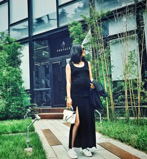 准妈妈朱丹自曝近照孕肚明显网友祝福早生贵子