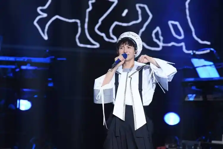 《中国好声音》8位歌手今昔对比,有人未婚生娃,有人直播卖艺_梁博