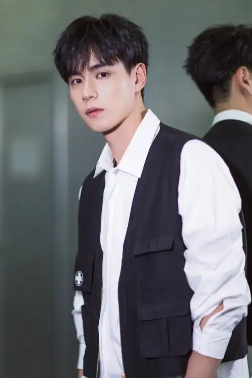 胡一天最新一期快本造型