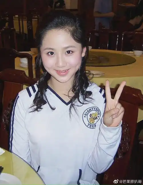 旧照#杨紫自拍镜头记录成长,更新"那些年忘记的自拍"美女手机库存照片