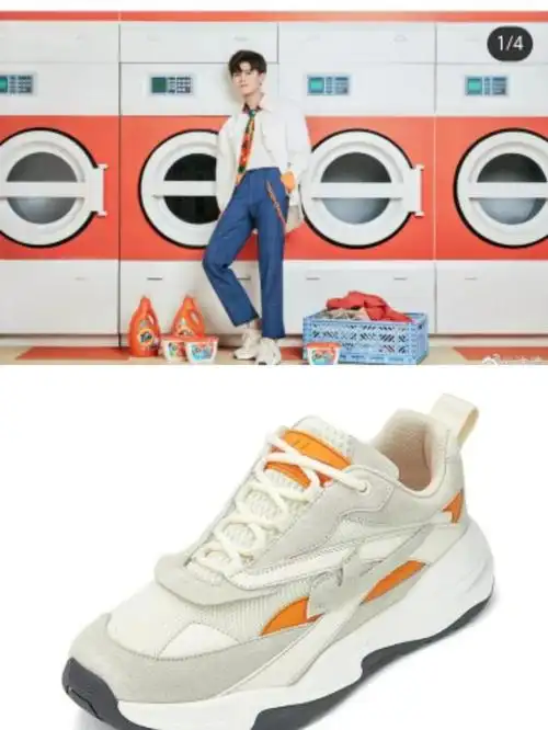 任嘉伦穿国货布鞋拍广告,看来是要涨价了,不片方是否会付费