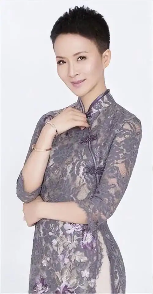 回顾谢兰嫁师小红坚持丁克12年愁坏婆婆41岁意外得子全家乐开怀