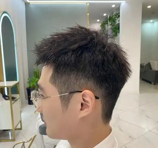 为什么你的发型总是不够帅?看看这十几款,两侧铲短就是不一样