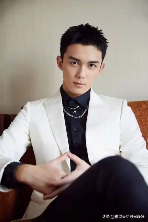 阳光健康积极向上新晋正能量男神吴磊三石弟弟长大了更帅了
