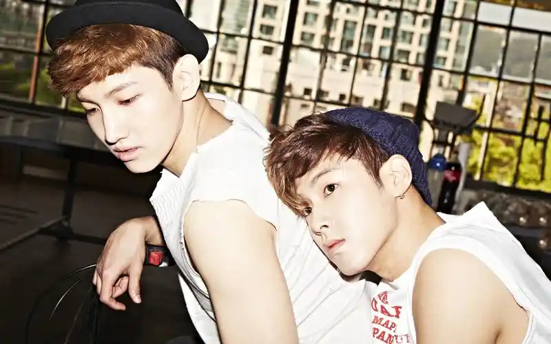 郑允浩,沈昌珉,tvxq,韩国艺人,组合成员,写真,画报,美男东方神起壁纸