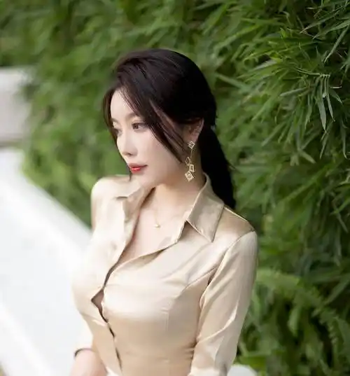 最美杨晨晨系列:短裙高跟鞋时髦_感情_男孩_阳光