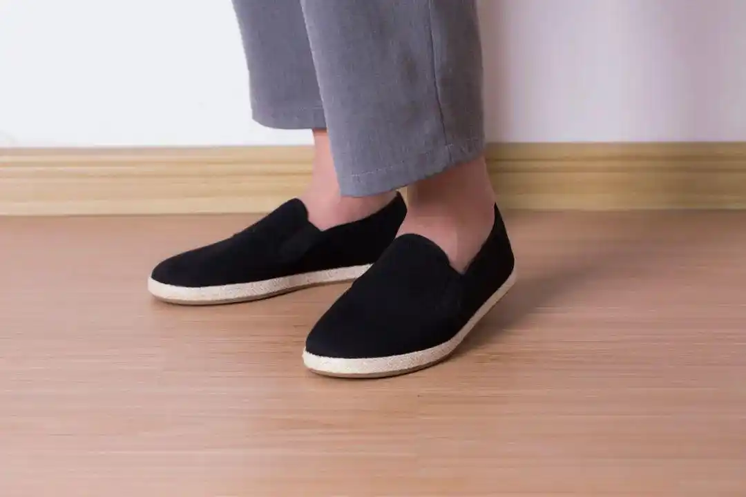 一双老布鞋中国人穿了3000年太舒服了