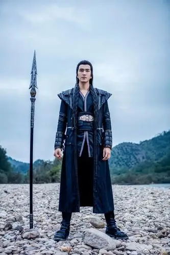 朱一龙和白宇给你们,这位镇魂小哥哥归我了!