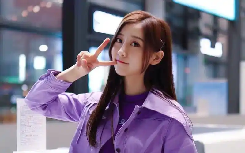 4.19】广州飞南京sing女团吴瑶接机视频