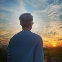 一组超级酷帅的男生背影头像,宽厚的肩膀,酷帅的样子,霸气范儿十足,让