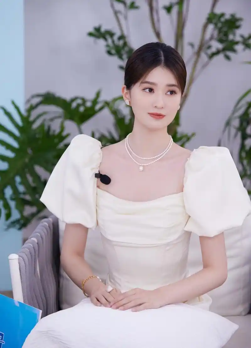 乔欣写真,容颜清秀,端庄优雅,美丽迷人