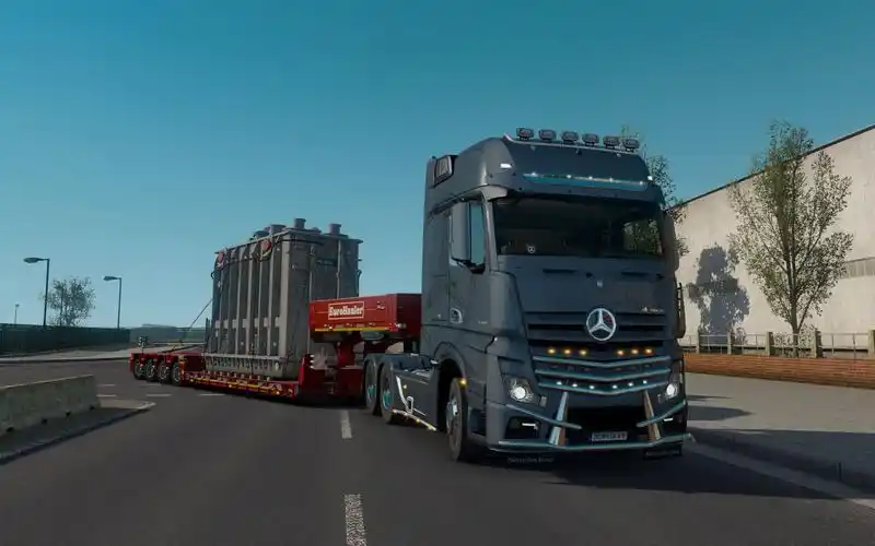 【新车第一趟就出事】全新奔驰阿克托斯 6*4运输47吨的变压器从费利克