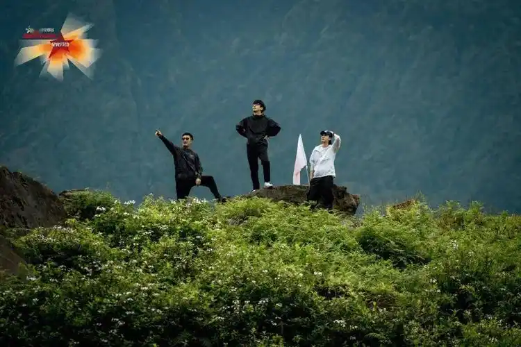 走进大山的光影飞出大山的希望