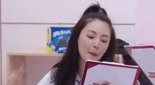 原创原创浪姐张雨绮说唱经验为0李斯丹妮秒变夸人小能手憨憨张雨绮