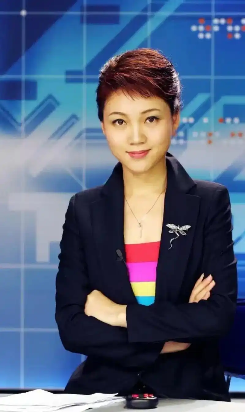 知性美女主持人周群的青涩年代