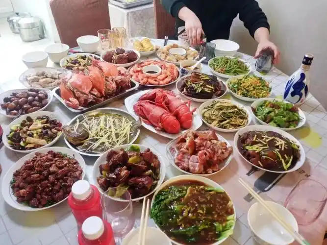 除夕年夜饭你家吃的啥快来看看广西人的餐桌上都有哪些大餐