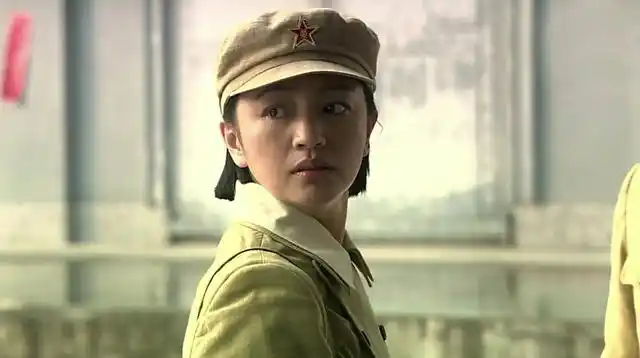 网友中有一句说法:李小冉的出现,让《风筝》熠熠生辉,罗海琼的出现,让