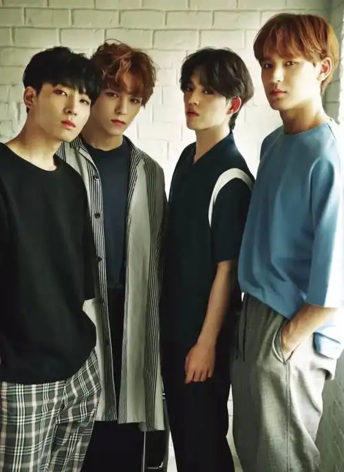 黑泡队四a金珉奎 全圆佑 崔胜澈 崔韩率