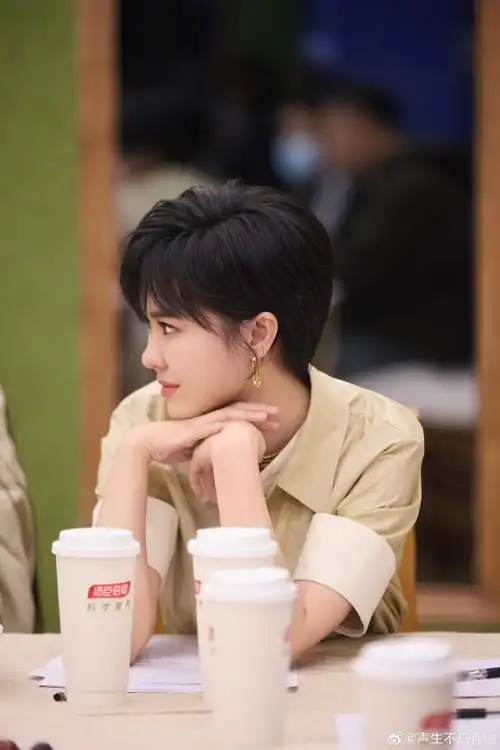 【#声生不息家年华#精彩剧照大放送】首演下半场剧照之@郁可唯音以