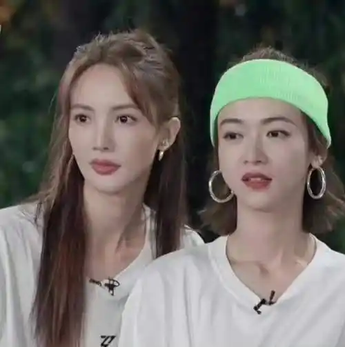 金晨吴谨言合照