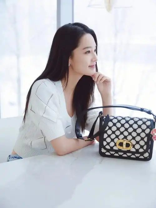 感谢李沁上身doubled系列编织包