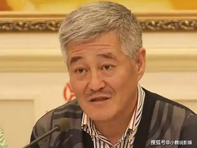 哈文到底有多大能力,连续登台20多次的赵本山,最终还是选择退出_小品