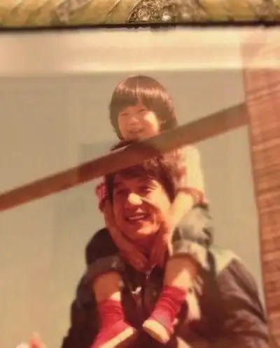 曝房祖名供120名艺人吸毒 房祖名朋友圈大揭秘