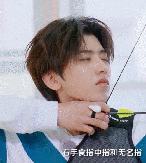 蔡徐坤《奔跑吧黄河》预告来袭 心脏狙击手每一帧都在散发魅力|射箭