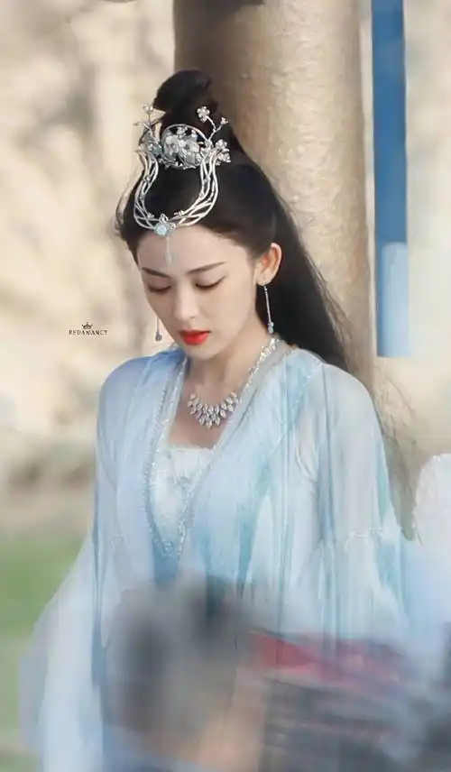 雪鹰领主古力娜扎古装仙气造型剧照_1