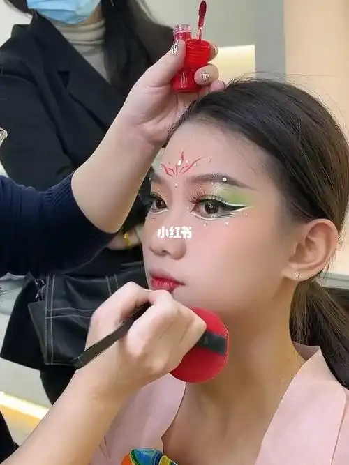 古典舞妆容唐韵妆容儿童舞台妆需要立体感