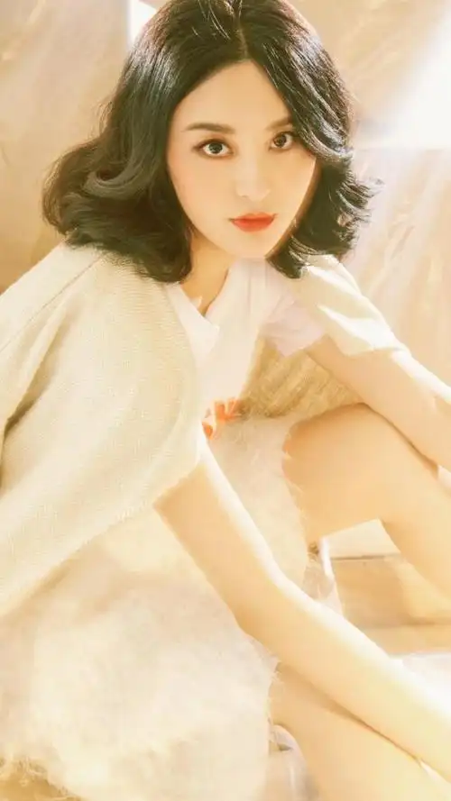 甘露精美壁纸:脸大又圆还能美丽无双的,她算一个!