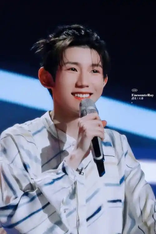 一见你就笑@tfboys-王源图cr