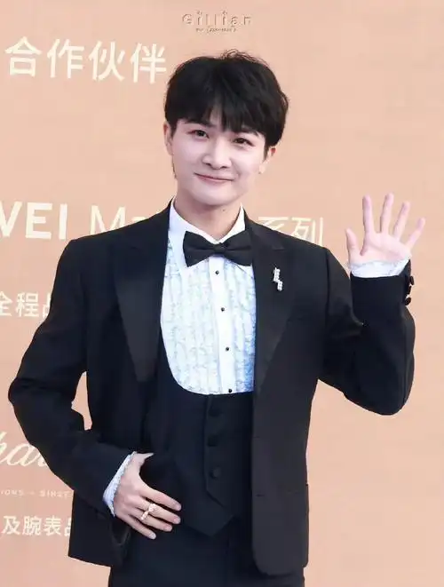 周深超话#周深奔跑吧#啊啊啊啊啊啊啊啊周深拍照片