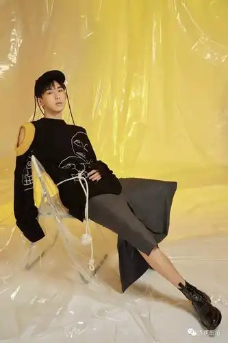 郭俊辰当零食遇到chic少年太太太可口香蕉街拍