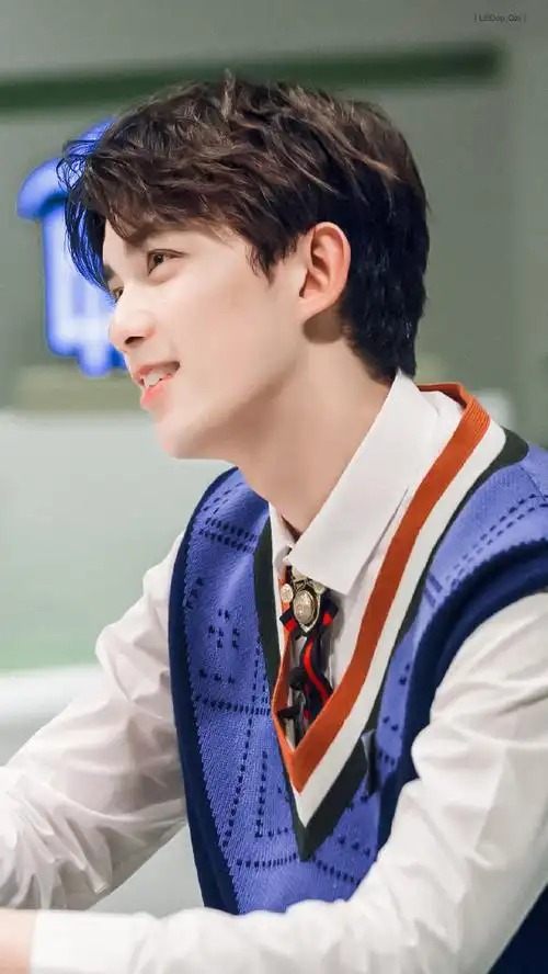 吴磊超话|#吴磊电视剧爱情而已#吴磊x我是大侦探大白兔星球最甜的奶糖