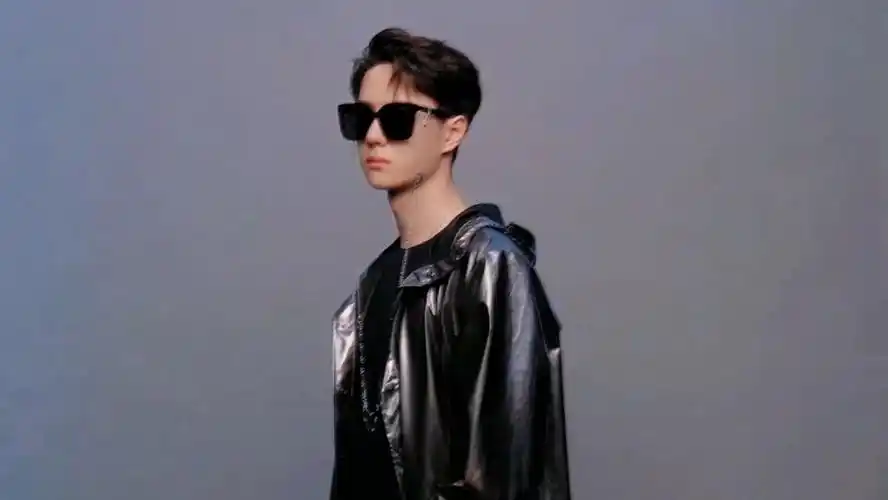 混剪大赏 王一博戴眼镜帅呆了~ 又拽又酷~太爱了~-娱乐视频-搜狐视频