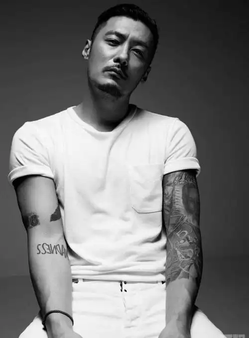 其实有几个纹身对余文乐本人来说有格外特别的意义呀!